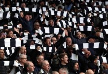 英媒：半场时数千名热刺球迷提前离场，保级的信心在逐渐消失