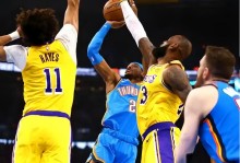 火箭实现21分大逆转 赛季四杀太阳！50胜追平湖人