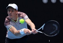 输掉决赛梅总称自己心情又苦又甜，复盘比赛点出不敌辛纳一关键