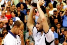 密歇根掀翻康大夺冠！主帅上任两年即满级，全网球迷排队狂吹