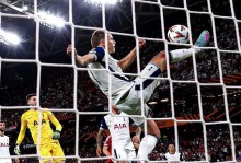 范德芬：更衣室内大家都有信心逆转马竞；热刺不该是现在这样