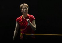 1-2落后连赢3局！王曼昱5连胜申裕斌单拳指天：马琳怒吼青筋暴露