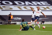 紫百合视角：佛罗伦萨主帅谈关键球员缺阵及客战塞尔赫斯特公园