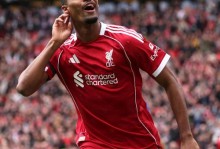 天空：如今的利物浦完全无法掌控比赛，锋线和后防问题都很大