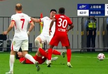 英格兰低级别联赛门将拳打对方球迷，但逃脱了裁判处罚