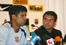 TA：巴萨绝大多数一线队球员将在主席选举中支持拉波尔塔