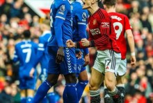 特维斯加盟曼城？埃弗拉：我当时就打电话给他说要打断他的腿