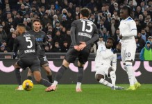 那不勒斯延续夺冠节奏，与去年同期持平：为何这堪称壮举