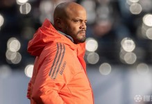 图片报：拜仁内部有人惊讶于孔帕尼让刚刚伤愈的球员上场