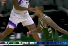 雄鹿内讧大瓜！库兹马公然拆台，里弗斯狠下杀手：把板凳坐穿