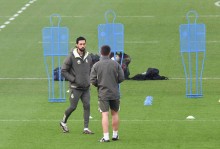 龙赛罗：阿韦洛亚两回合的战术教学，让瓜迪奥拉原形毕露