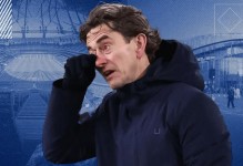 受不了搭档戴澳波面具对热刺轮番嘲讽，奥哈拉又暴走离场了