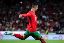 马丁内斯：现在C罗能掌控比赛节奏，我很欣赏他在位置上的纪律性