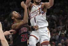 公牛105-103险胜太阳，塞克斯顿30+5，布克27分