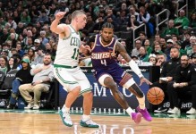 凯尔特人120-112力克太阳，布朗41+7+6，塔图姆21+7，布克40分