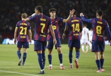 埃迪-豪：佩德里是巴萨中场的关键，中场争夺将决定比赛走势