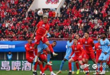 姆布拉：进球得益于纳萨里奥的出色跑位；在中超持球空间更多