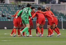 中国女足进四强后 更衣室庆祝曝光：球员跳舞狂欢 半决赛时间敲定