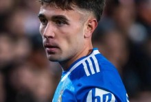 阿斯：皇马今夏将出售青训中场新星帕拉西奥斯，并保留回购权