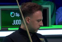 轰1杆破百6杆50+！特鲁姆普10-4轻取罗伯逊，跻身巡回锦标赛决赛