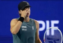 纳达尔亲自指导斯瓦泰克训练！并把团队功勋成员推荐给斯瓦泰克