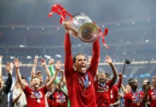 范戴克：这周比赛很重要，我们有机会、也有实力打进欧冠8强