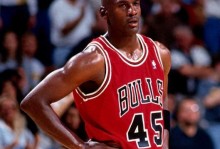 乔丹被讥讽为“45号不如23号” 又有哪些球员穿过公牛45号球衣？