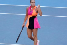 抢七轰出7-0！萨巴伦卡横扫19岁大黑马：20次进4强 提236万元奖金