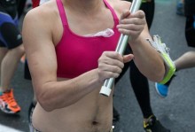 杨笑天：佩特莱斯库特随和，就是裤子总提一半，露个“大腚”