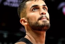 遭遇伤病潮！勇士10天合同签2米11中锋 G联赛场均23+13