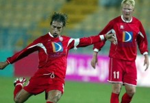 足坛奇葩埃尔顿：为钱险成卡塔尔国脚，德甲金靴奖杯还挂网拍卖