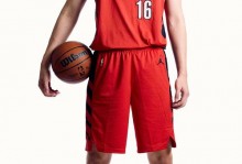 腰伤+被包夹！杨瀚森G联赛19中8仅得16分，但篮板蜕变，仍需总结