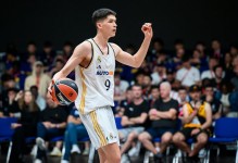 狂砍45分天才后卫宣布参加26年选秀！伤病缠身仍是乐透热门？