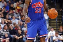 14中13轰30+4！41岁詹皇飞天遁地刷最年长纪录 手肘手腕疑似受伤