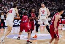 中国女篮连场险遭大逆转：两战狂送39失误 三分42中9狂打33铁