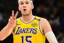 雷迪克：我们在防守端展现了韧性；詹姆斯左肘需要进一步检查