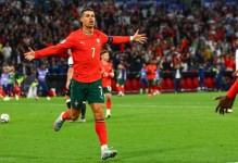 维蒂尼亚：我们踢得几乎完美；我也不知道C罗去不去墨西哥踢友谊赛