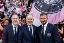 迈阿密国际新主场揭幕，贝嫂携家人来到球场现场