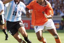 杨笑天：卡佩罗曾下放特谢拉，还说对小贝、大罗也这么干过