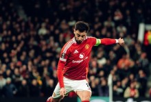 【英超】B费超贝帅助攻纪录 曼联3比1维拉稳在前三