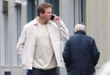 图片报：纳帅现身拜仁基地不是考察球员，而是前往队医处就诊