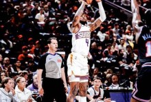 布克30分太阳送公牛7连败 格林25分河村勇辉3分首节命中三分