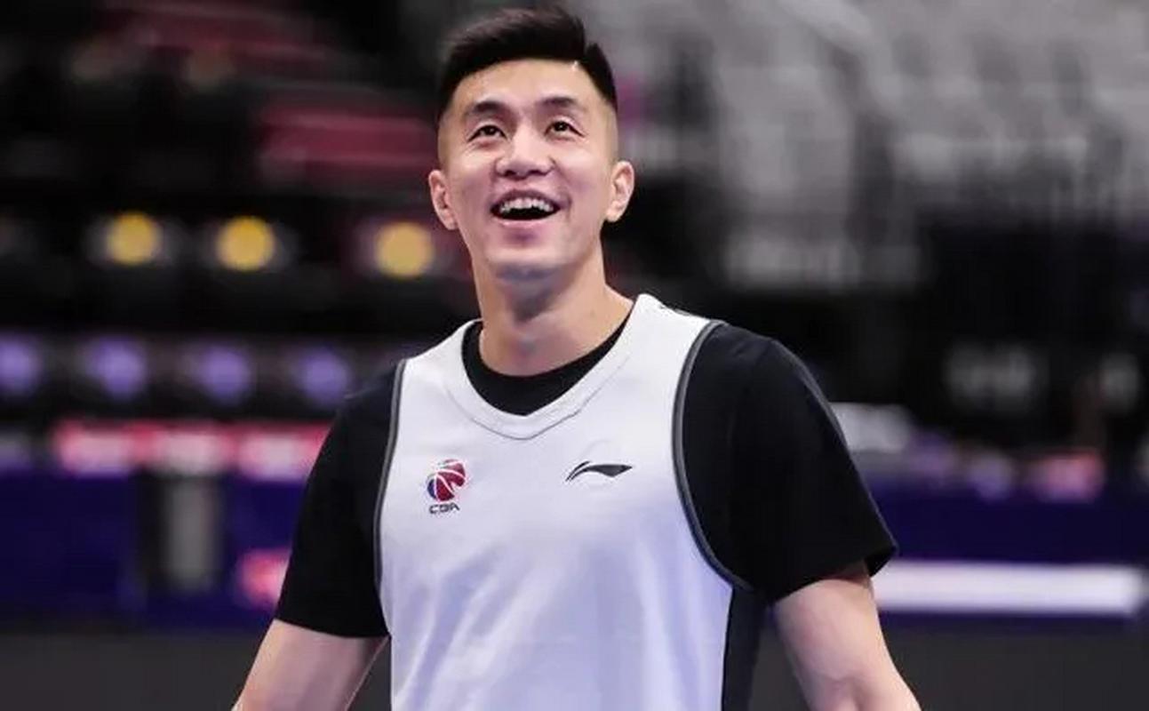 莫兰德：如果哪天不在辽篮我就不用微博了；祝郭艾伦早日康复