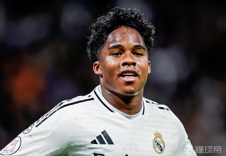 恩德里克隐身！里昂点球出局遭三连败，这口大锅该谁背？