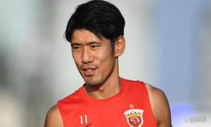 东体：海港要在中超首轮赛前为吕文君、蔡慧康举行退役仪式