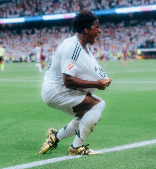 德罗：恩里克给我很多自由也信任我，因此我在场上踢得很开心