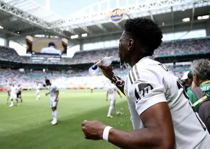 TA:FIFA将允许世界杯补水暂停时插播广告,窗口约2分10秒