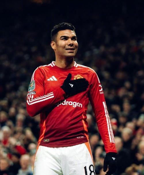 B费将功补过创队史纪录，十人纽卡2-1绝杀曼联，卡帅不败金身告破