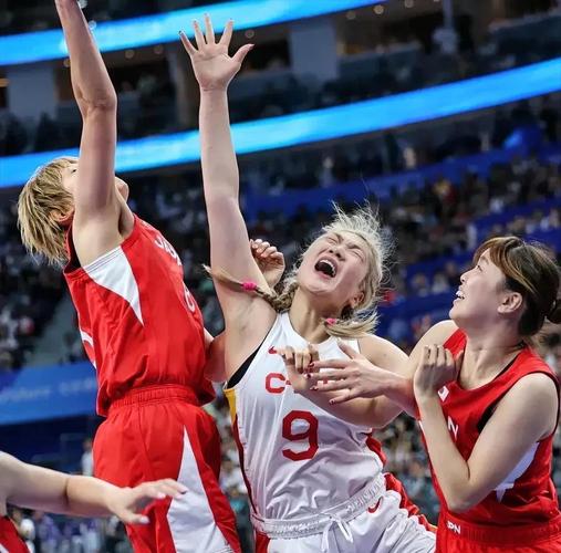 罕见!NCAA女篮爆发斗殴事件:8名球员遭驱逐 女裁判受伤倒地