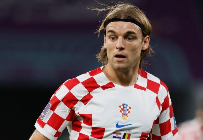 图多尔：索萨首发对他来说也是一次机会，我们对他有信心